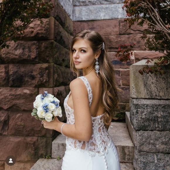 BEAUTIFUL WEDDING DRESS - Picture 3 of 16